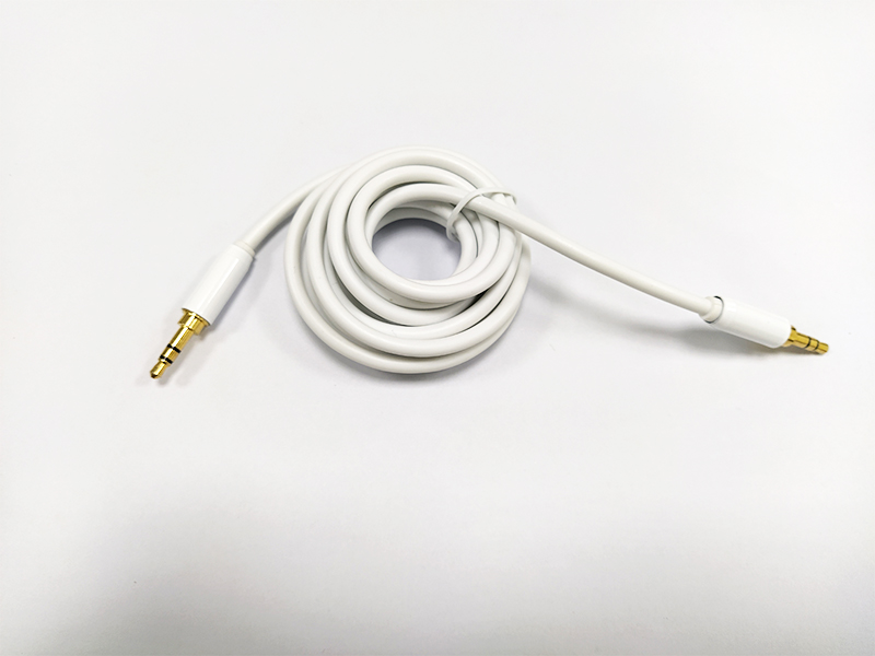 白色車(chē)載3.5mm音頻線(xiàn)定制,3階雙直頭AUX音頻線(xiàn)
